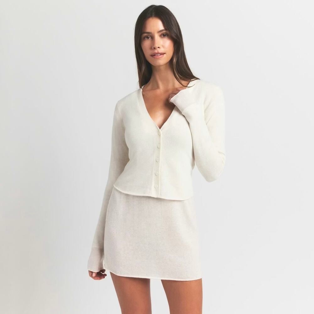 NWT SKIMS FEATHERWEIGHT CASHMERE CARDIGAN IN EGRET SIZE MEDIUM